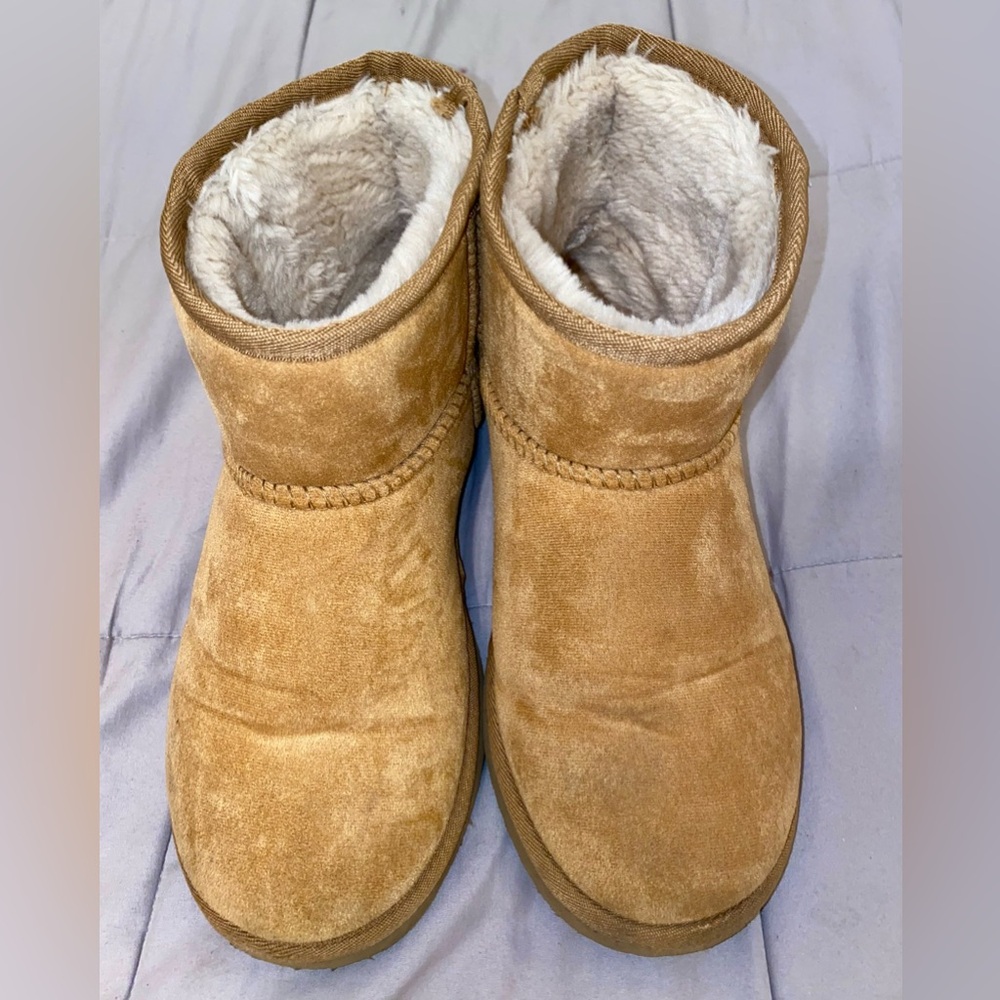 Zizor Women's Winter Warm Cozy Hard Bottom Short Boots Shoes with Fuzzy Lining